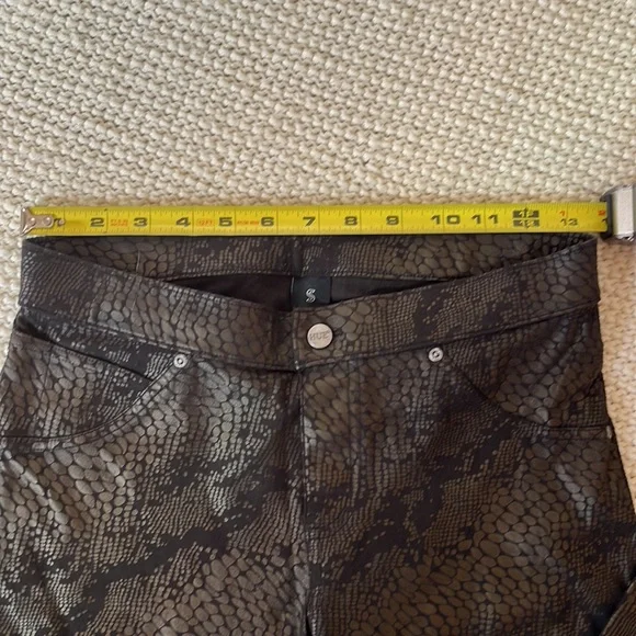 Hue Animal Print pants, Size small, In Excellent Condition, smoke free home - Picture 5 of 9